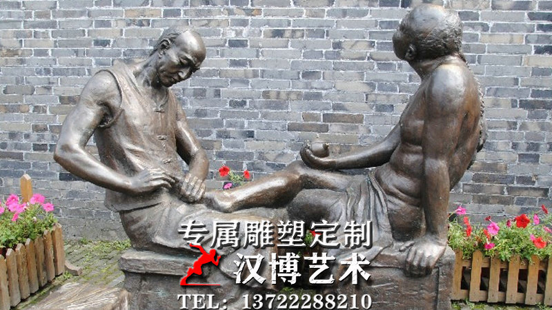 商业街人物铜雕像,修建脚雕塑,民间生活雕像