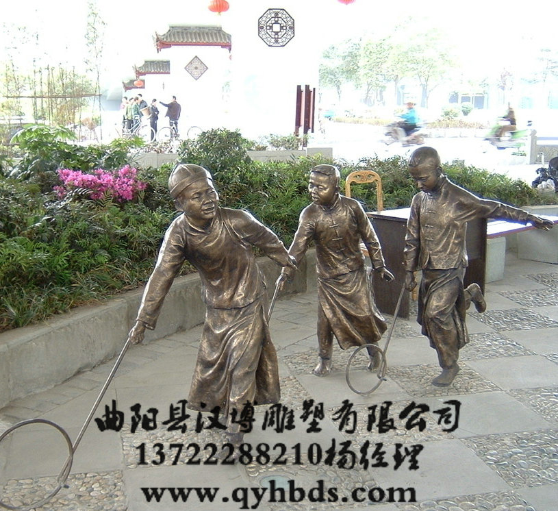 校园小孩雕塑