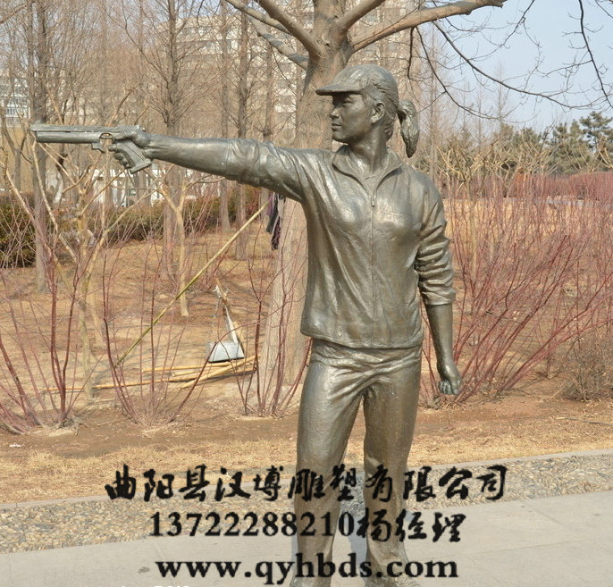 校园小孩雕塑