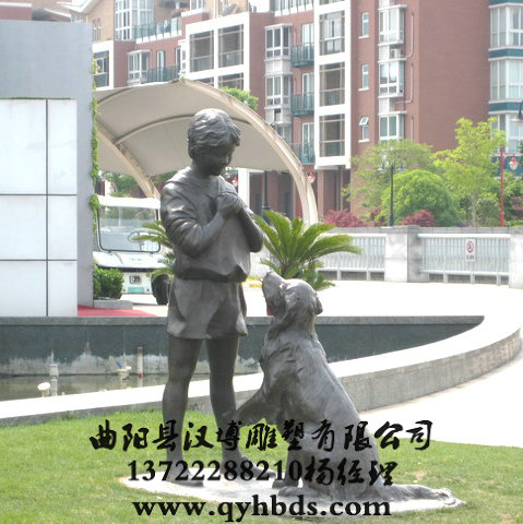 校园小孩雕塑